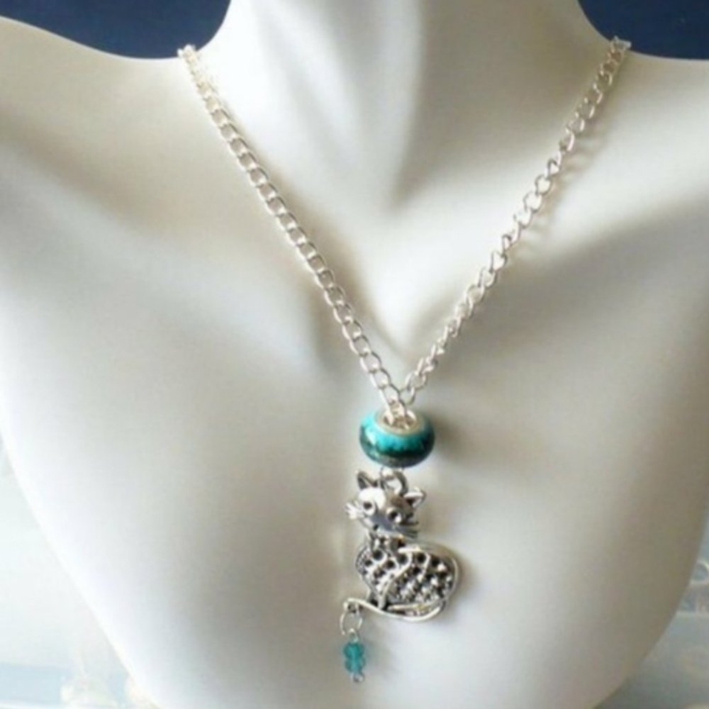 ❤️NEW Cat Necklace Silver Kitty Charm & Teal Beads